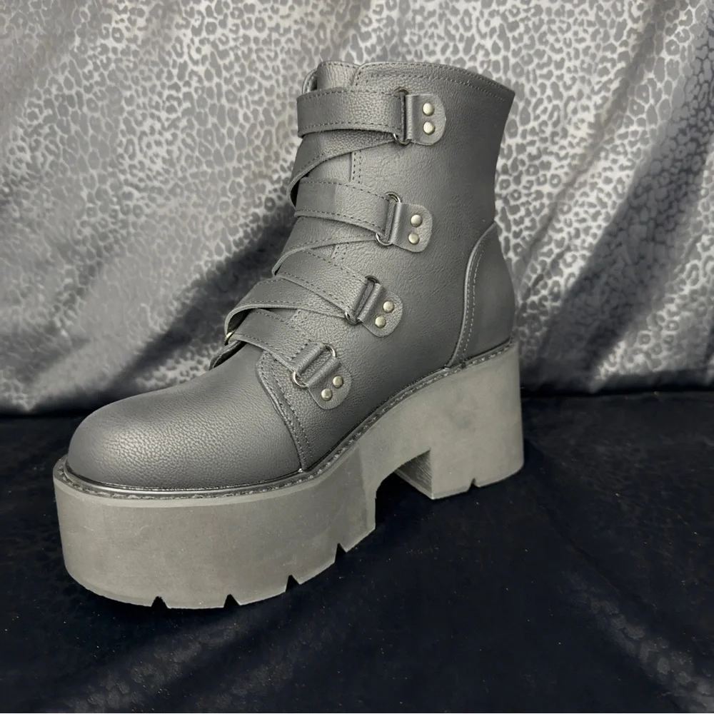 Y2K/punk/goth Platform Strap up Ankle Boots - Chunky Lug Sole *BRAND NEW! Euro39